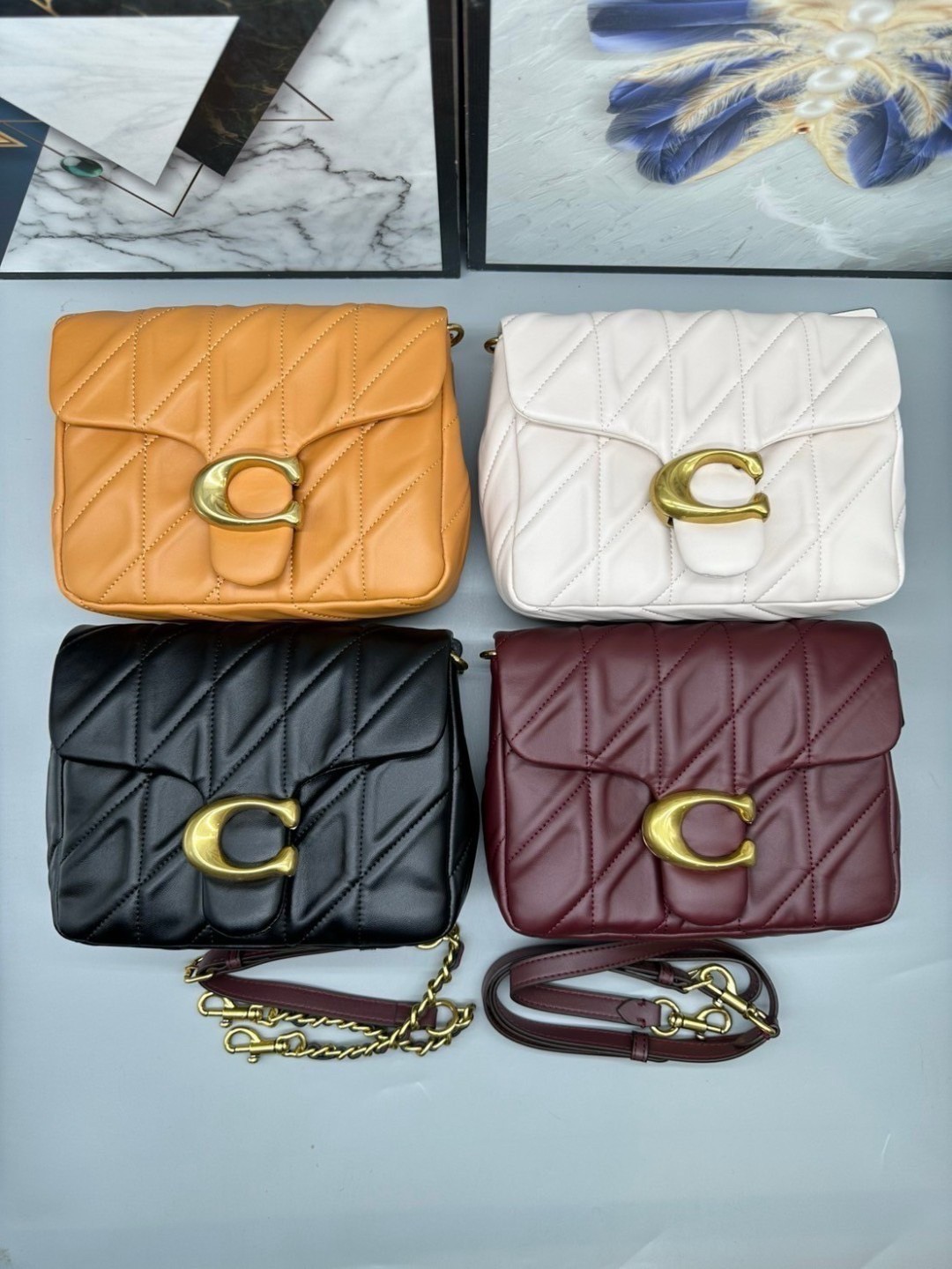 Coach square soft tabby shoulderbag sling bag (แอดไลน์ก่อนสั่งซื้อ)