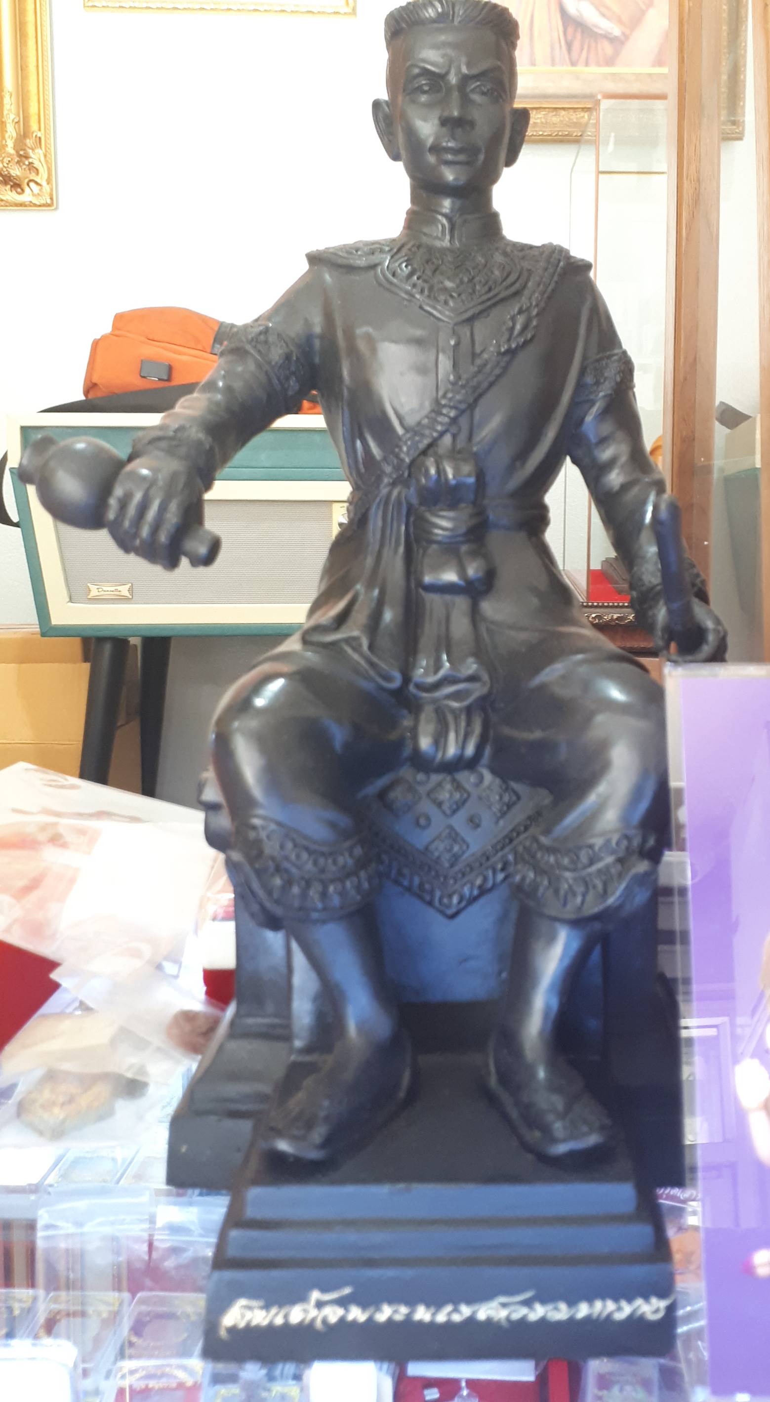 รูปหล่อ พระนเรศวรมหาราช วัดป่าภัทรปิยาราม จ.ลพบุรี