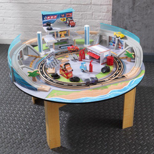 โต๊ะกิจกรรมพร้อมเมืองจำลอง KidKraft Disney Cars 3 Florida Racetrack Set & Table
