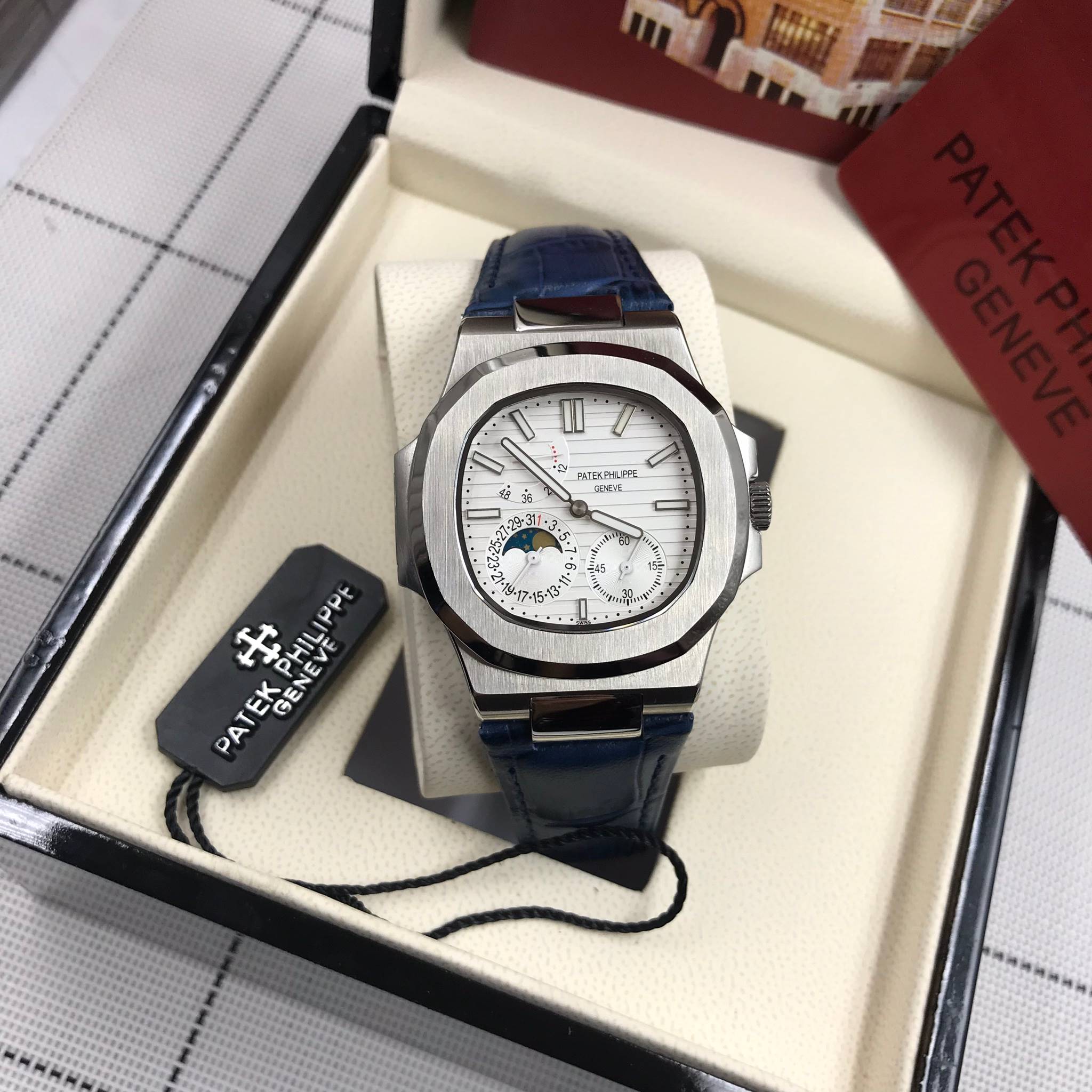 นาฬิกา Patek Philippe รุ่น Men"s Nautilus Power Reserve Moonphase Calendar