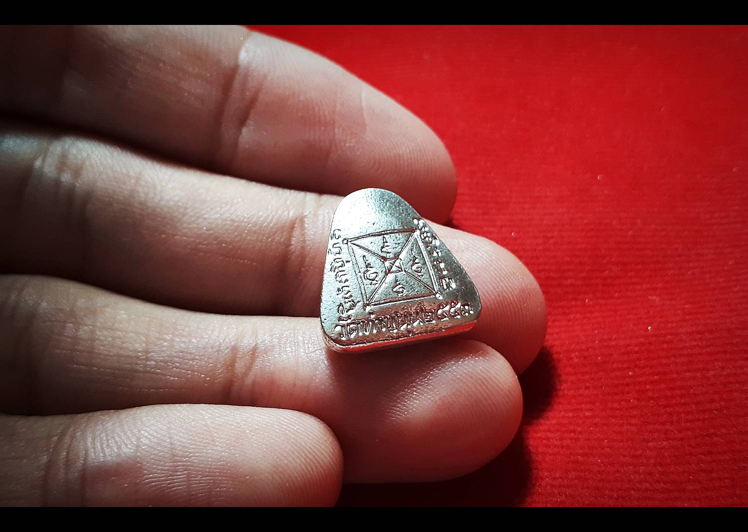 พระปิดตา มหาเศรษฐีเงินล้าน รุ่นแรก เนื้อเงินแท้(ผสมมวลสาร ตะกรุดมหาสะท้อน) ปี2553 #รับประกันแท้ - หลวงพ่อเล็ก วัดท่าขนุน