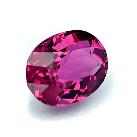 Pink Tourmaline พลอยพิงค์ทัวมาลีน รูปไข่ Oval หนัก 1.10 กะรัตสีชมพูบานเย็นเข้ม โทนหวาน สีสวยมาก ความสะอาดมองตาเปล่าไม่มีตำหนิ