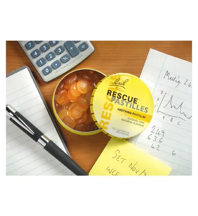 สมุนไพรบรรเทาความกังวลและผ่อนคลายความตึงเครียดชนิดกัมมี่ Bach Original Flower Remedies RESCUE PASTILLES (Orange & Elderflower)