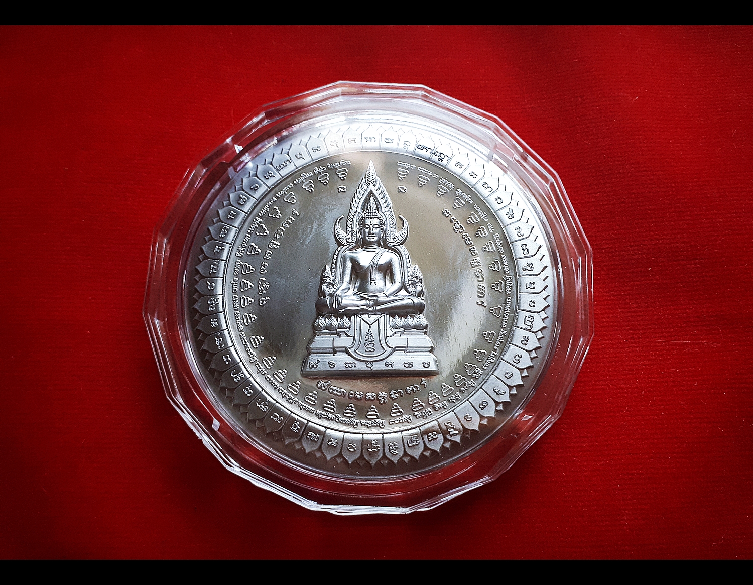 เหรียญพุทธบารมี ยันต์สุริยาทรงกลด(เพื่อความเจริญรุ่งเรื่อง) เนื้อชิน(รับพลังงานรองจากทองคำ) (ขนาด7ซม) รุ่น3 ปี2562 หลวงพ่อเล็ก วัดท่าขนุน (เหรียญสมเด็จองค์ปฐม) #รับประกันแท้