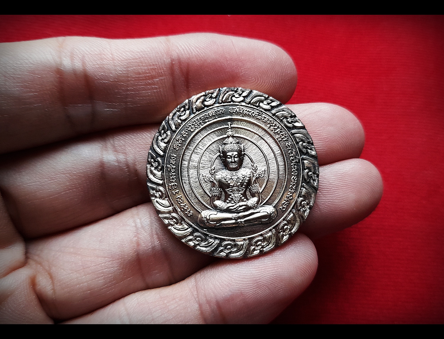 เหรียญพระมหาจักรพรรดิ์ (หลังสมบัติพระมหาจักรพรรดิ์ทั้ง7) (สมบัติจักรพรรดิรัตนะ7) ปี2563 เนื้อมหาชนวน - หลวงพ่อเล็ก วัดท่าขนุน / หลวงตาม้า วัดถ้ำเมืองนะ / วิชาธรรมกายสายหลวงปู่สด วัดปากน้ำ