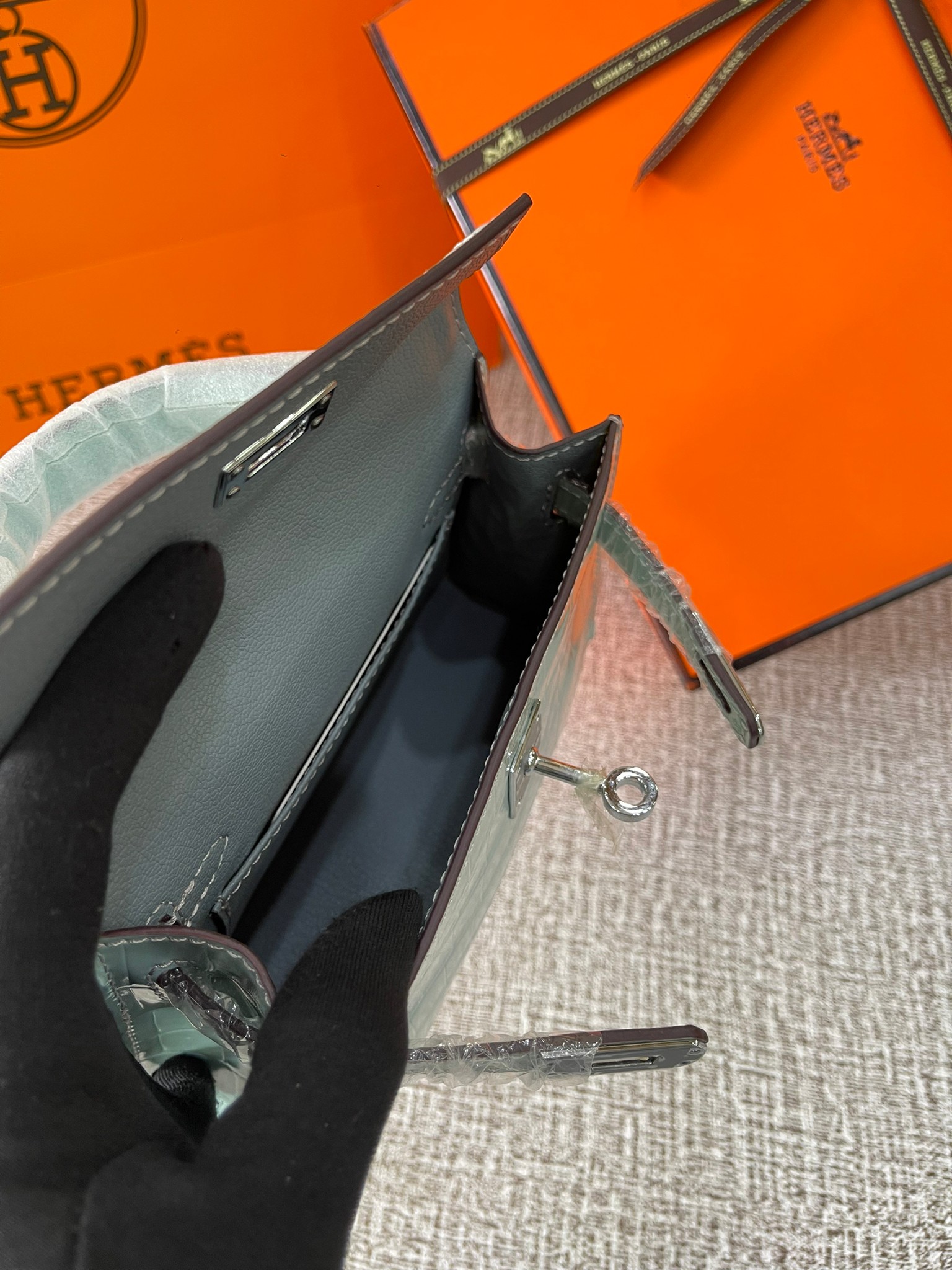 กระเป๋า hm kelly mini croc 19 cm ลายหนังจระเข้