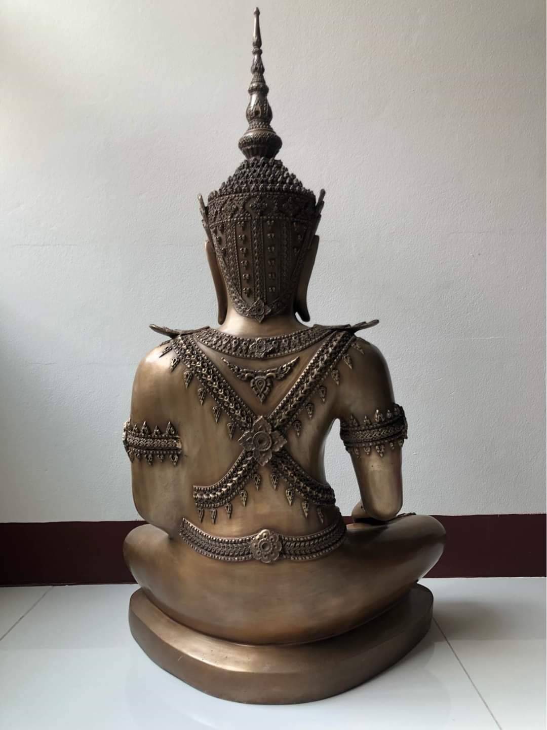 รูปหล่อ พระพุทธรูป ปางทรงเครื่องพระจักรพรรดิ องค์ใหญ่ หน้าตัก20นิ้ว เนื้อทองเหลือง