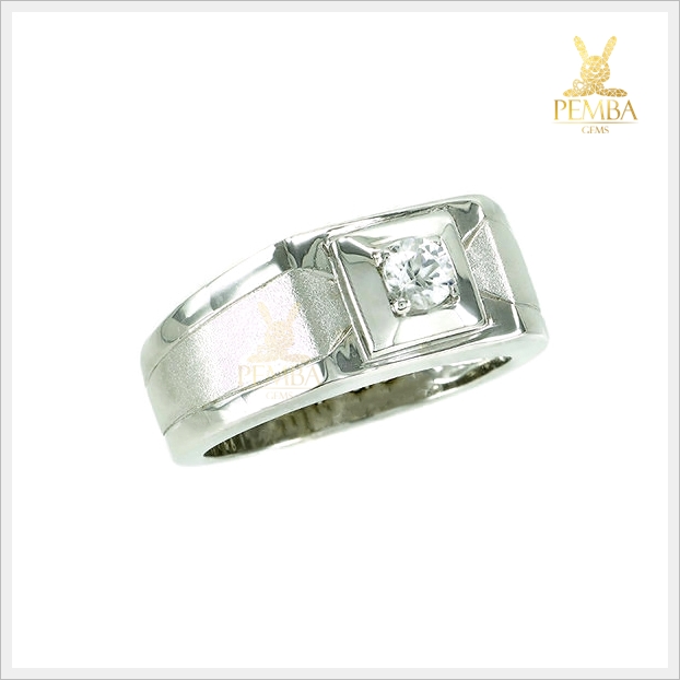 แหวนเพทายขาว สวยใสดั่งเพชรแท้ ดีไซน์เรียบๆ ดูดีมีสไตล์