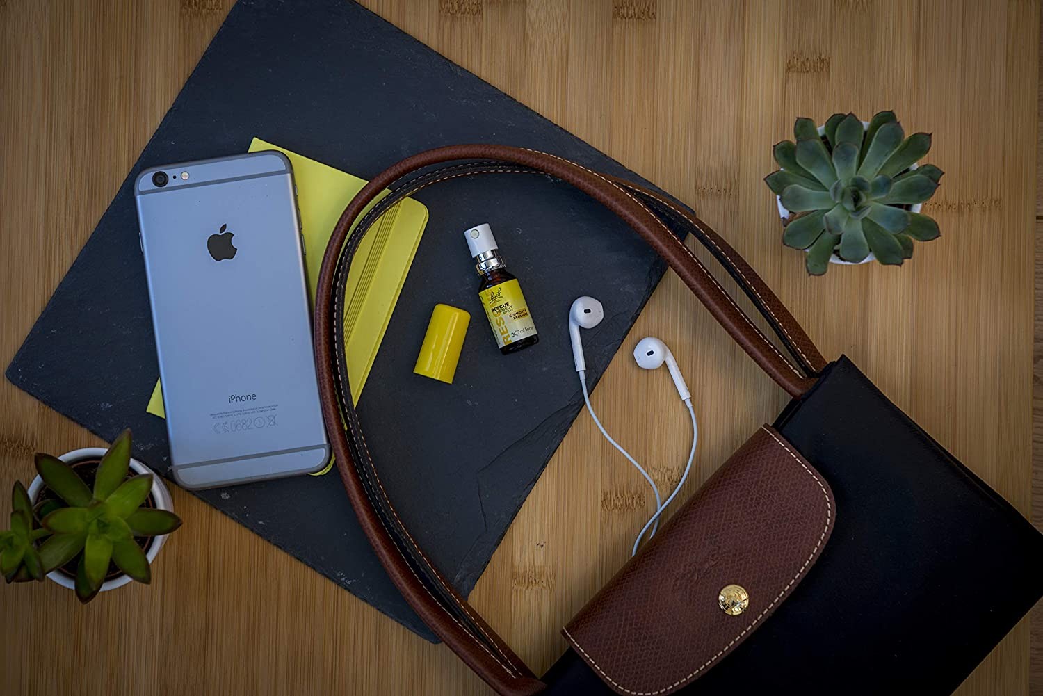 สมุนไพรบรรเทาความกังวลและผ่อนคลายความตึงเครียดชนิดสเปรย์ Bach Original Flower Essences Rescue Remedy Spray - Comfort & Reassure (7mL)