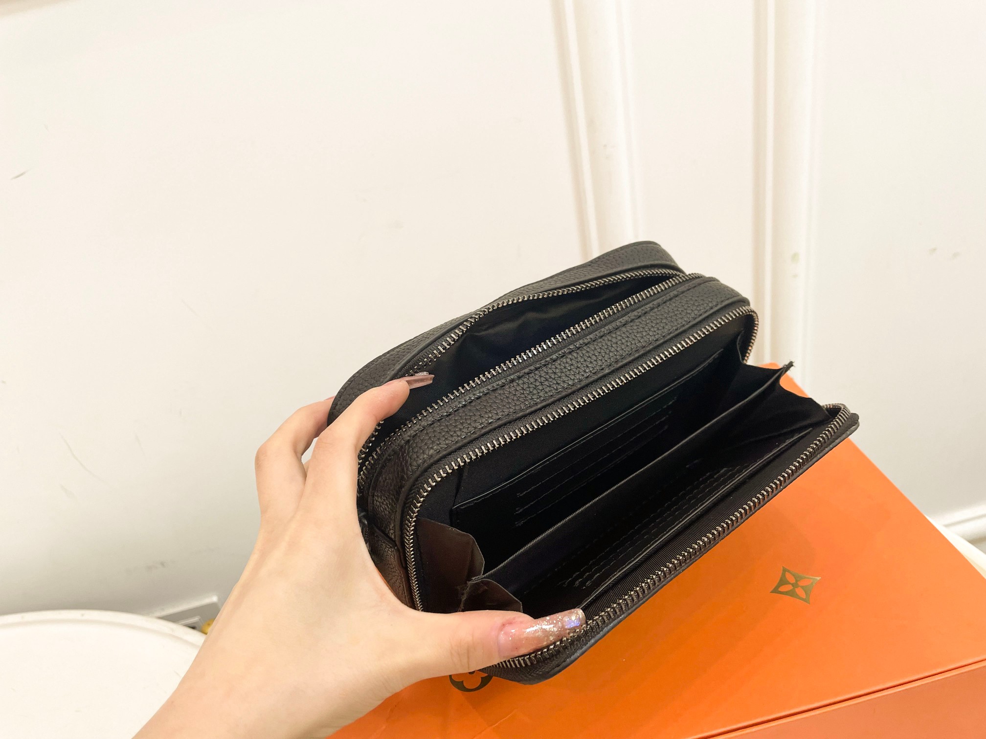 กระเป๋า lv men belt bag คาดอก คาดเอว 8 นิ้ว สีดำ เทา น้ำเงิน เหลือง