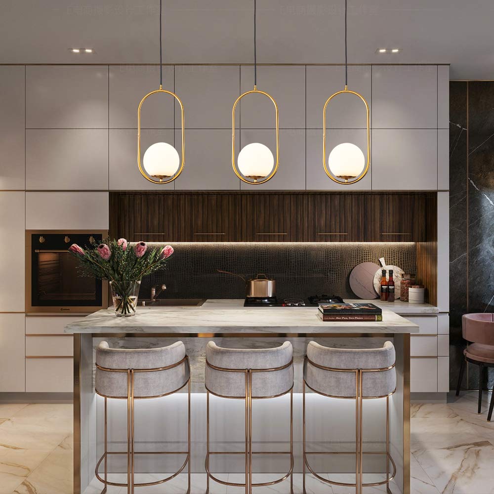 โคมไฟแขวนเพดานสไตล์โมเดิร์นโป๊ะแก้วกลมสีขาวขุ่นโครงสีทอง [G-10098]