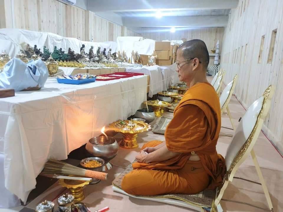 รูปหล่อ หลวงปู่หลิว-พระสังกัจจาย ประทับนั่งบน พญาเต่าเรือน พญาเต่ามังกร ปี2562 #รับประกันแท้