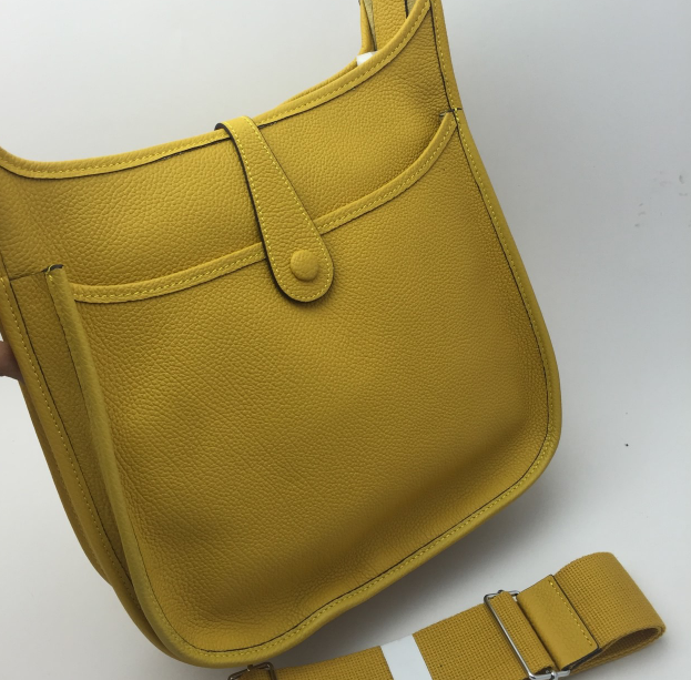 กระเป๋า hm evelyn 11 สีเหลือง สีอื่นๆสอบถามเพิ่มเติมได้ค่ะ สต็อกเปลี่ยนตลอด