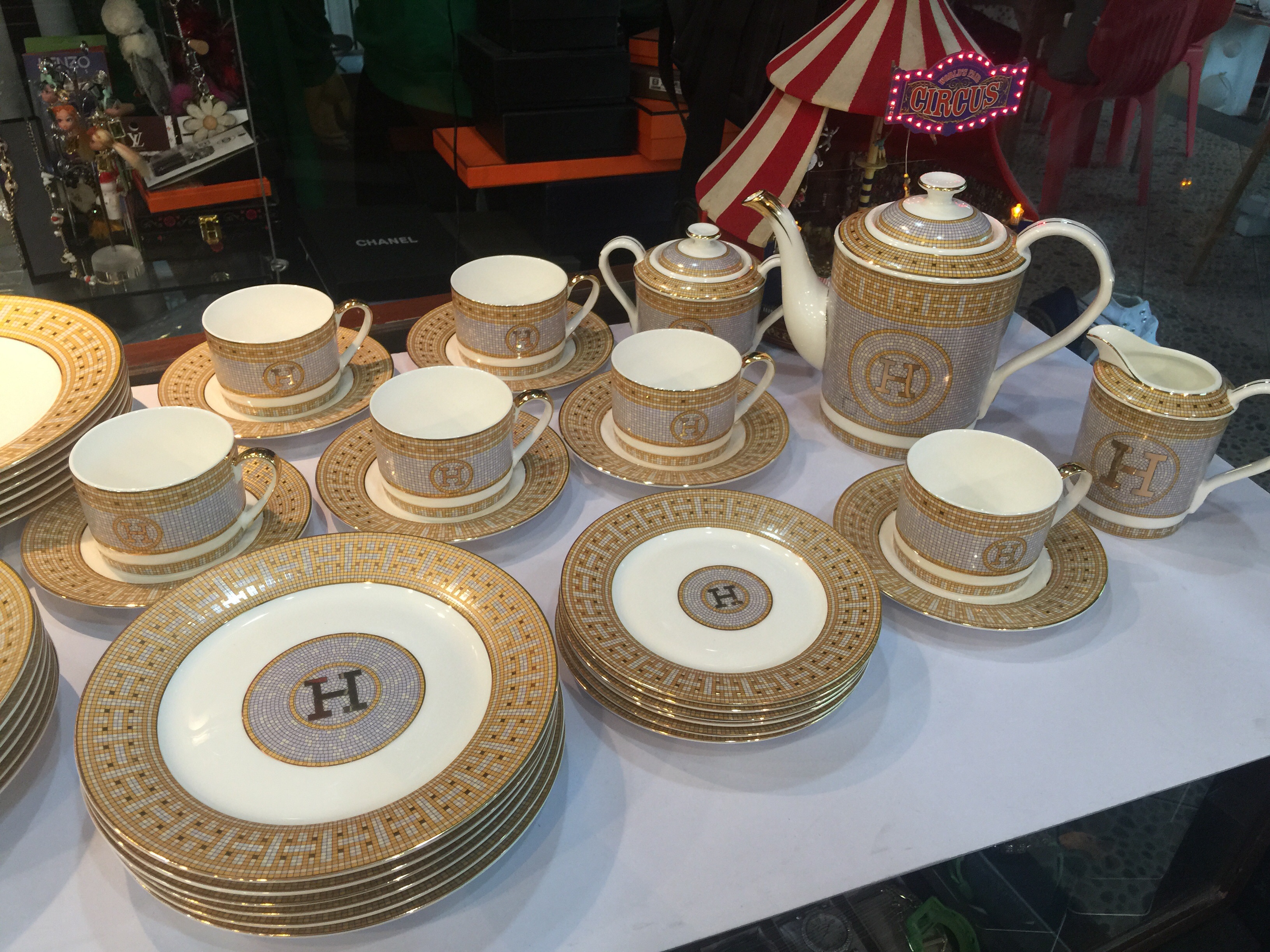 SET Hermes' ถ้วยชามเครื่องครัว