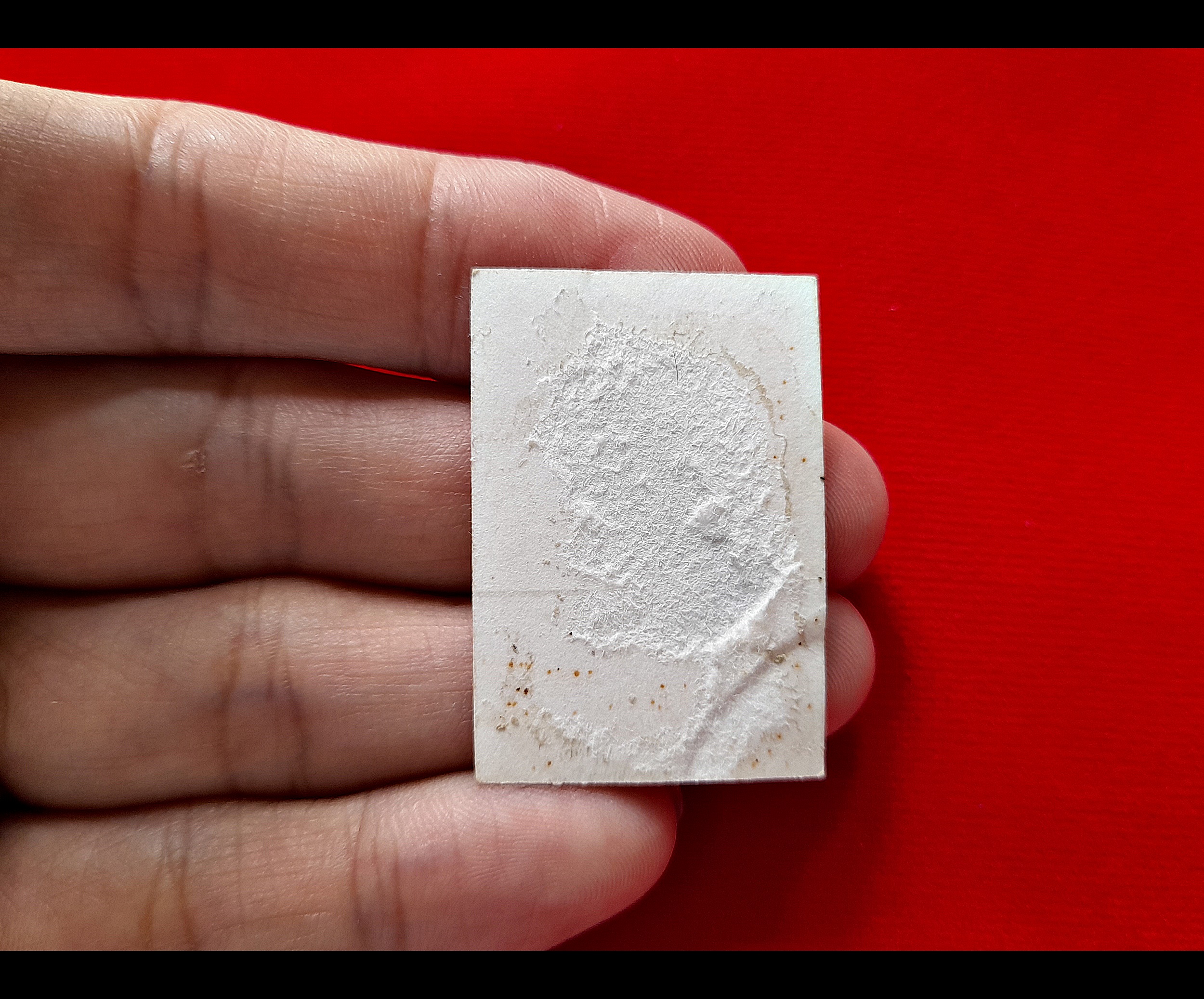 รูปภาพ หลวงพ่อยงยุทธ วัดเขาไม้แดง จ.ชลบุรี (ครึ่งองค์ ขาวดำ 2นิ้ว) #รับประกันแท้และทัน