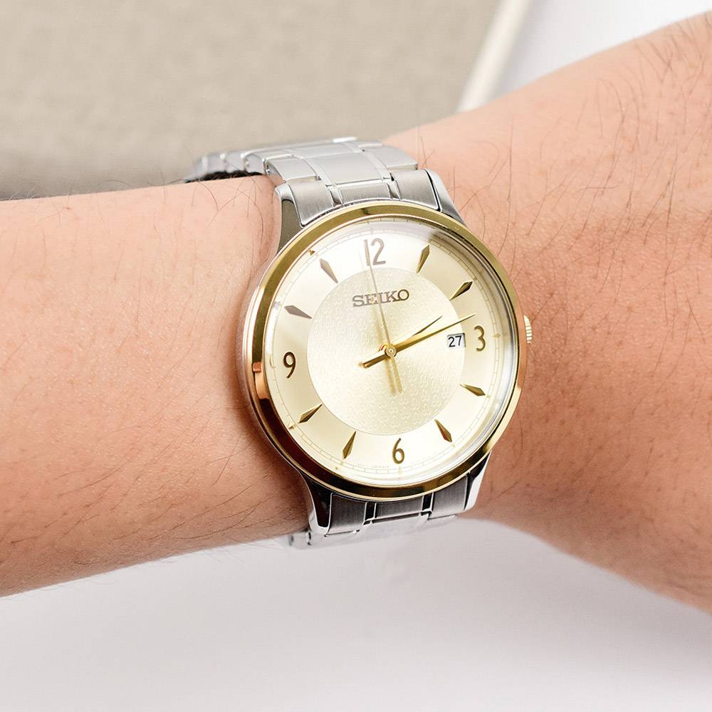 Karnvera Shop นาฬิกาข้อมือผู้ชาย Seiko Essentials Quartz Champagne Dial Men's Watch SGEH92P1