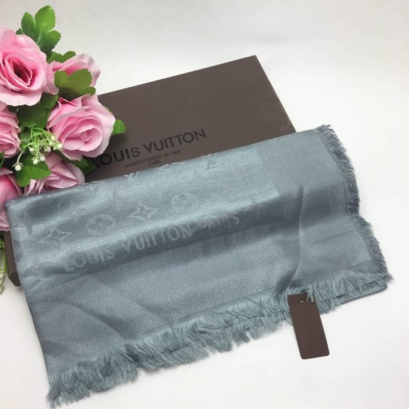 ผ้าพันคอ l ผ้าคลุมไหล่ l silk สีฟ้า
