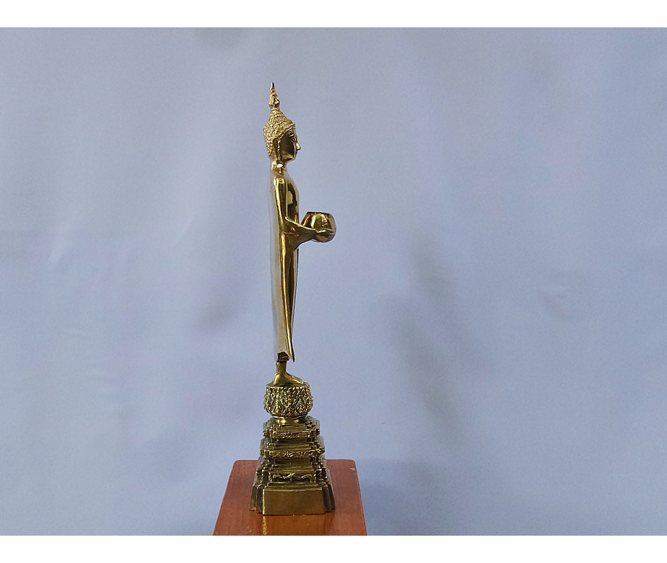 หลวงพ่อบ้านแหลม เนื้อโลหะทองเหลือง