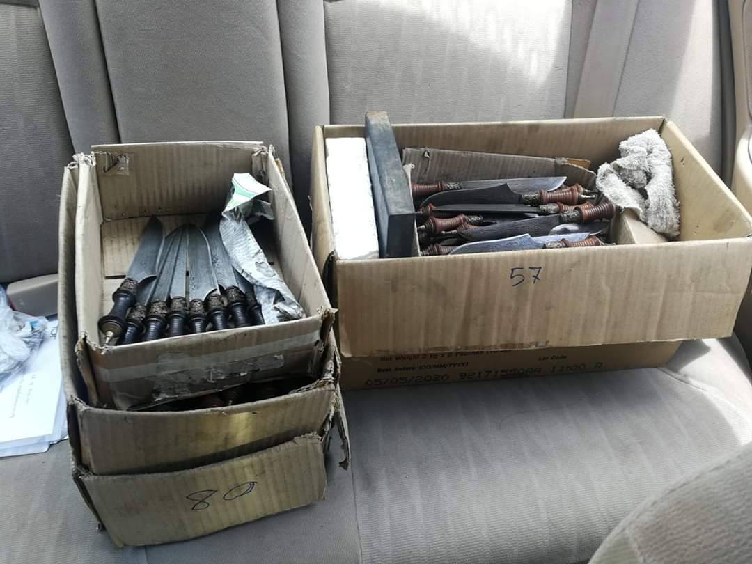 มีดหมอ (มีดลูกพราห์ม) ใบเหล็กดามัสกัส (เหล็กลาย ขึ้นรูปตีเหล็กด้วยโลหะอาถรรพ์ ตีเหล็ก 300ชั้น งานทำมือ) (ยาว9นิ้ว) ปี2563 #รับประกันแท้ - หลวงพ่อเล็ก วัดท่าขนุน