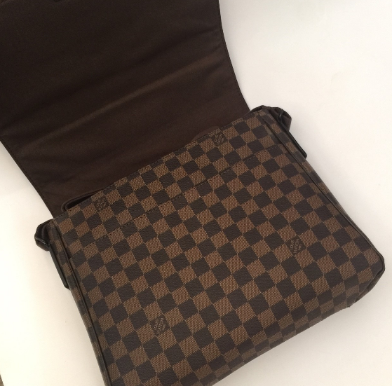 กระเป๋า lv damier messenger bag สีน้ำตาล 12 นิ้ว