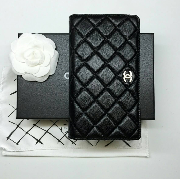 กระเป๋าสตางค์ cn caviar wallet 2 พับ ใบยาว มี 3 สี ดำ แดง แดงเข้ม
