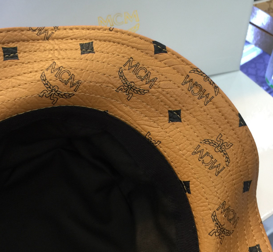 หมวก mcm hat สีน้ำตาล สอบถามได้ค่ะสต็อคเปลี่ยนตลอด