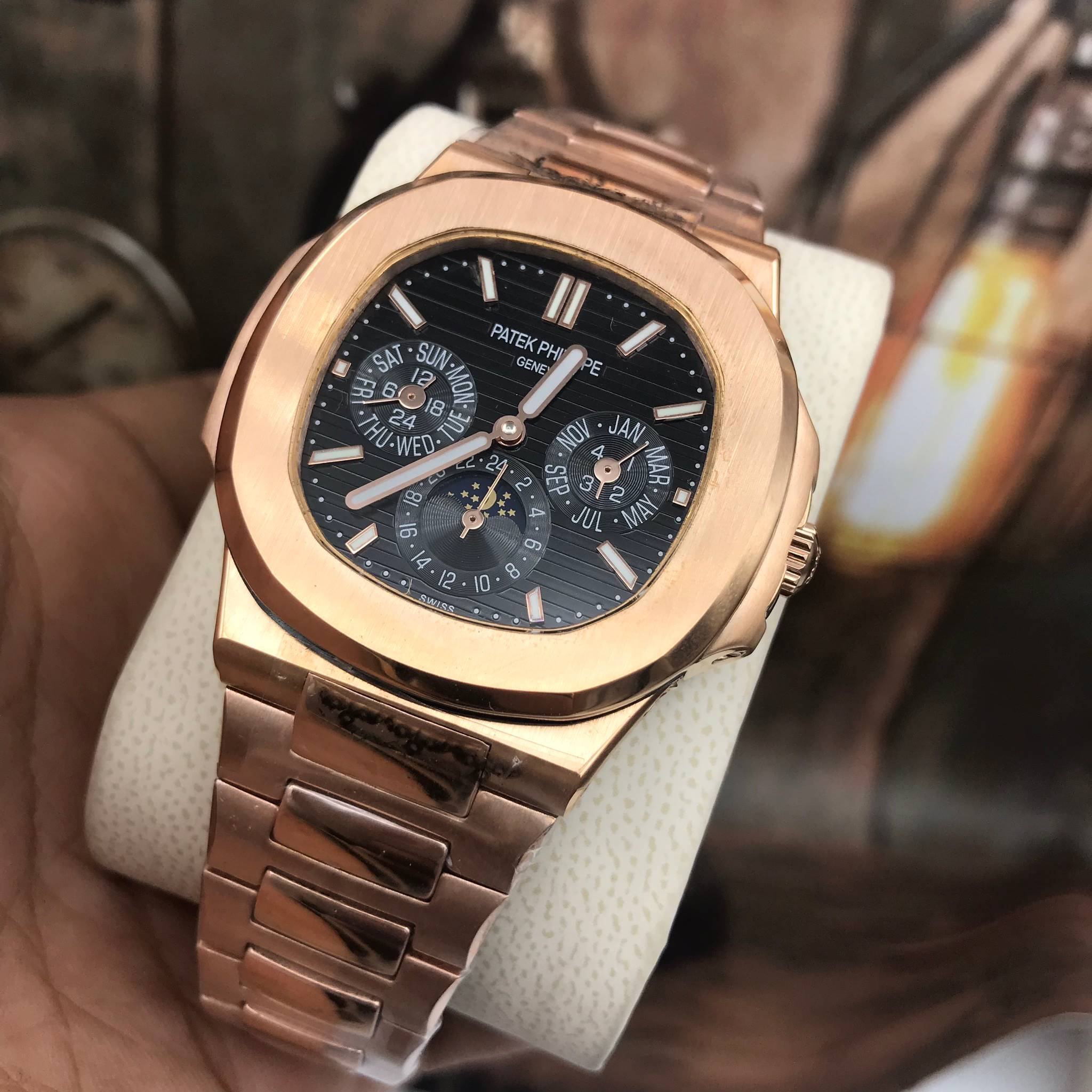 นาฬิกา Patek Philippe รุ่น Men's Nautilus Chronograph สีพิ้งสายเลสสีเงิน หน้าปัดสีดำ