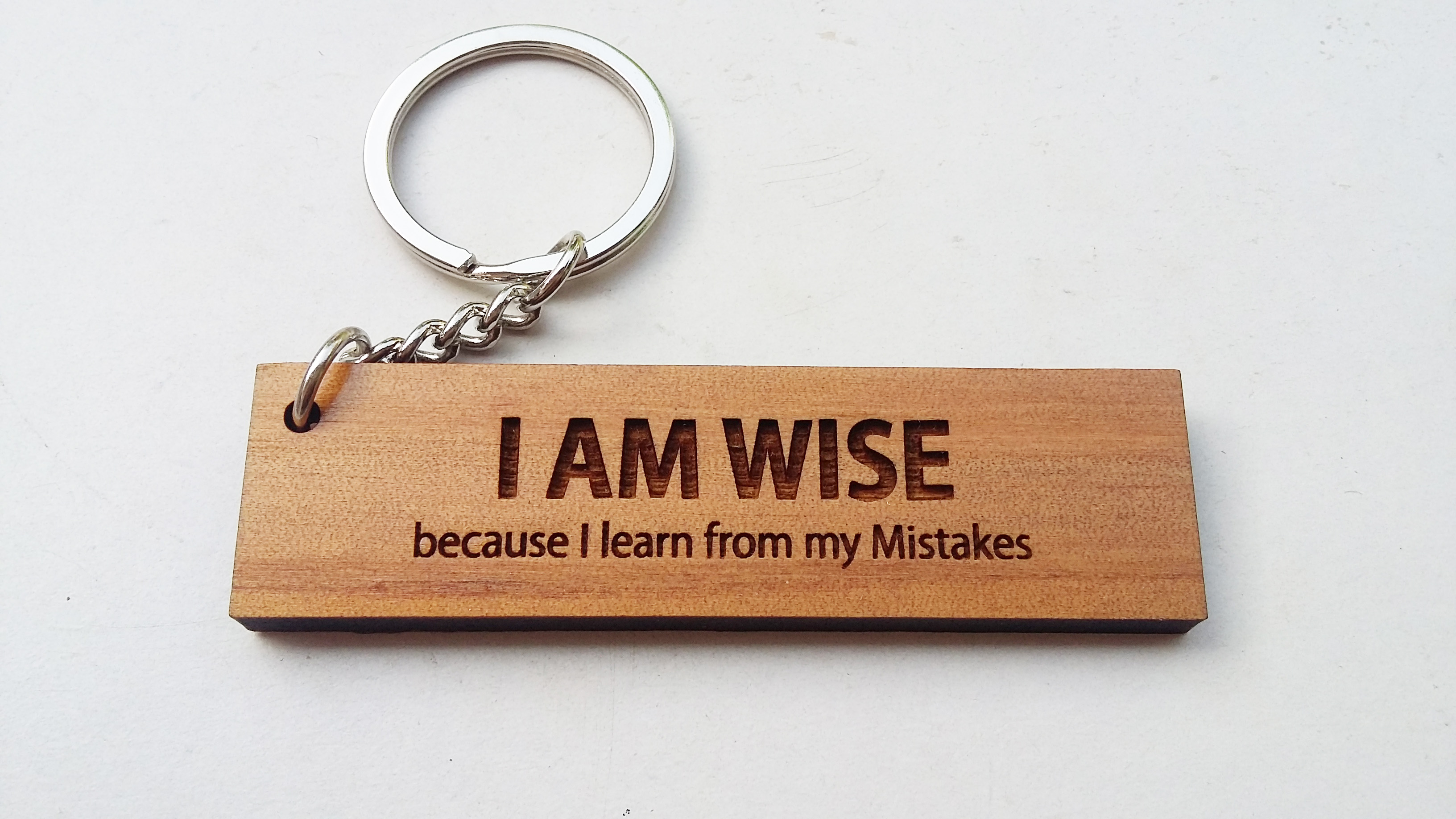 พวงกุญแจไม้ พวงกุญแจไม้ใส่ข้อความ - I AM WISE because I learn from my mistakes