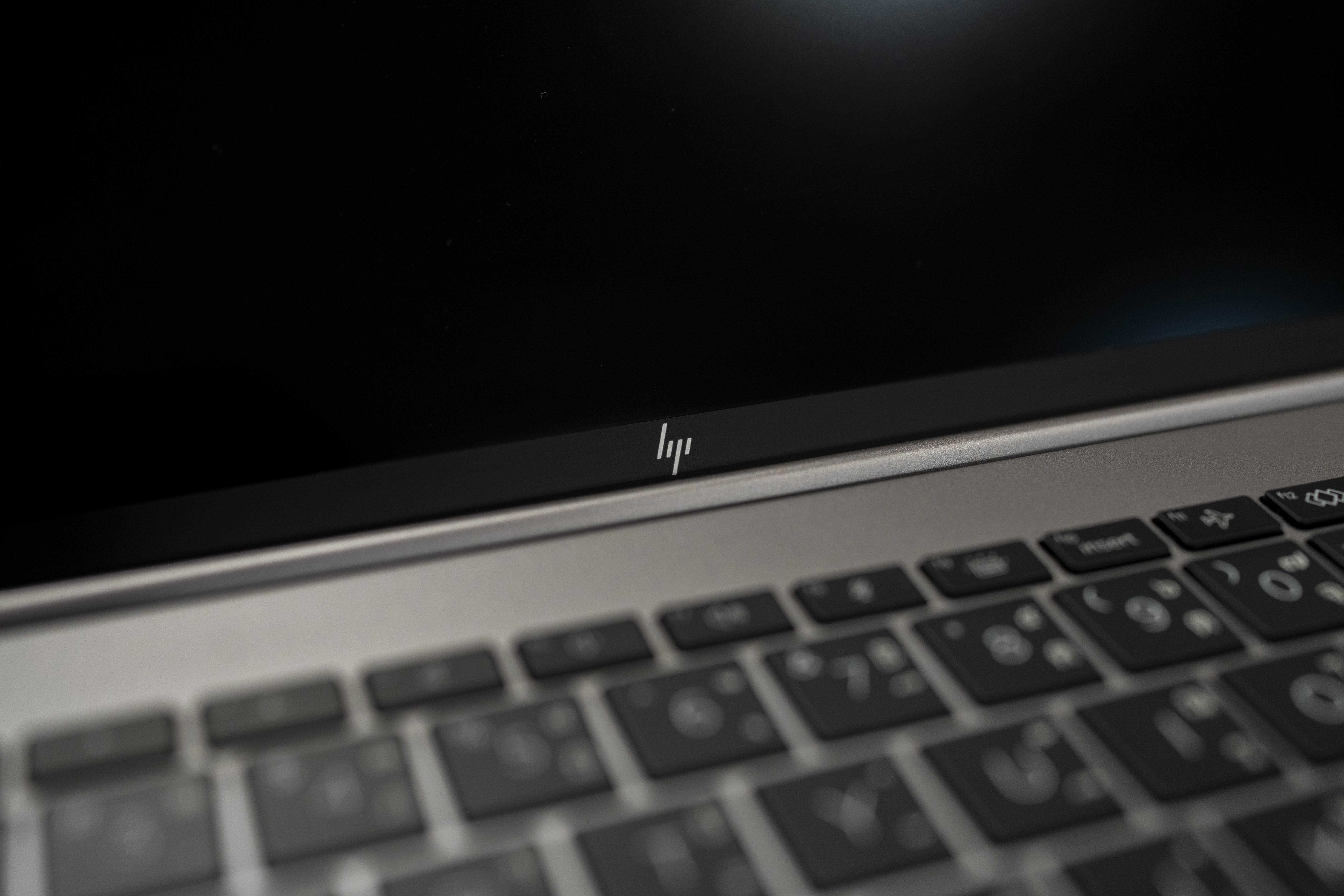 Workstaion HP ZBook Studio G10 CPU i7-13800H/Ram64GB/SSD1TB/RTX4000Ada 8GB/16" 4K 120Hz สินค้ามือสองสภาพสวย(ทักแชทก่อนสั่งซื้อ)