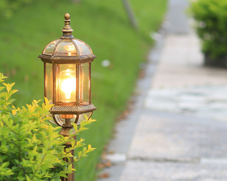 โคมไฟสนามหญ้า สูง 118CM สี bronze ปัดลาย โป๊ะโคมกระจกใส [ODY-01]