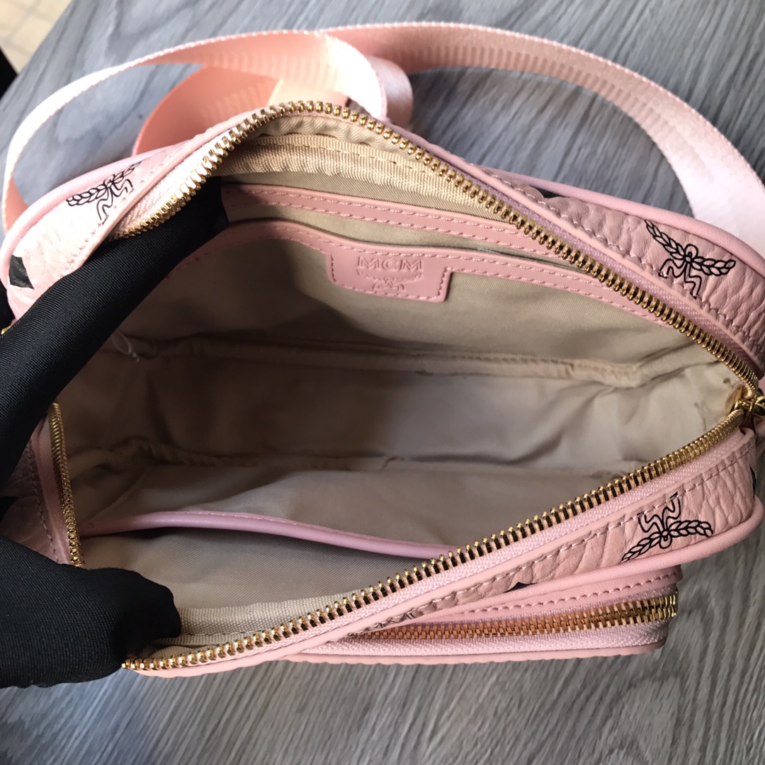 กระเป๋า mcm cross-body bag 8 นิ้วสะพายข้าง