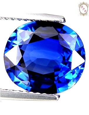 BLUE SAPPHIRE HEATED รูปไข่ เผาธรรมชาติ หนัก4.11กะรัต ขนาด9.5x10.6x4.6มิล สีสวย ไม่ติดดำ ไฟเต็มเม็ด สะอาดเกือบ100% เจียระไนสวย รูปร่างดี จาก ซีลอน