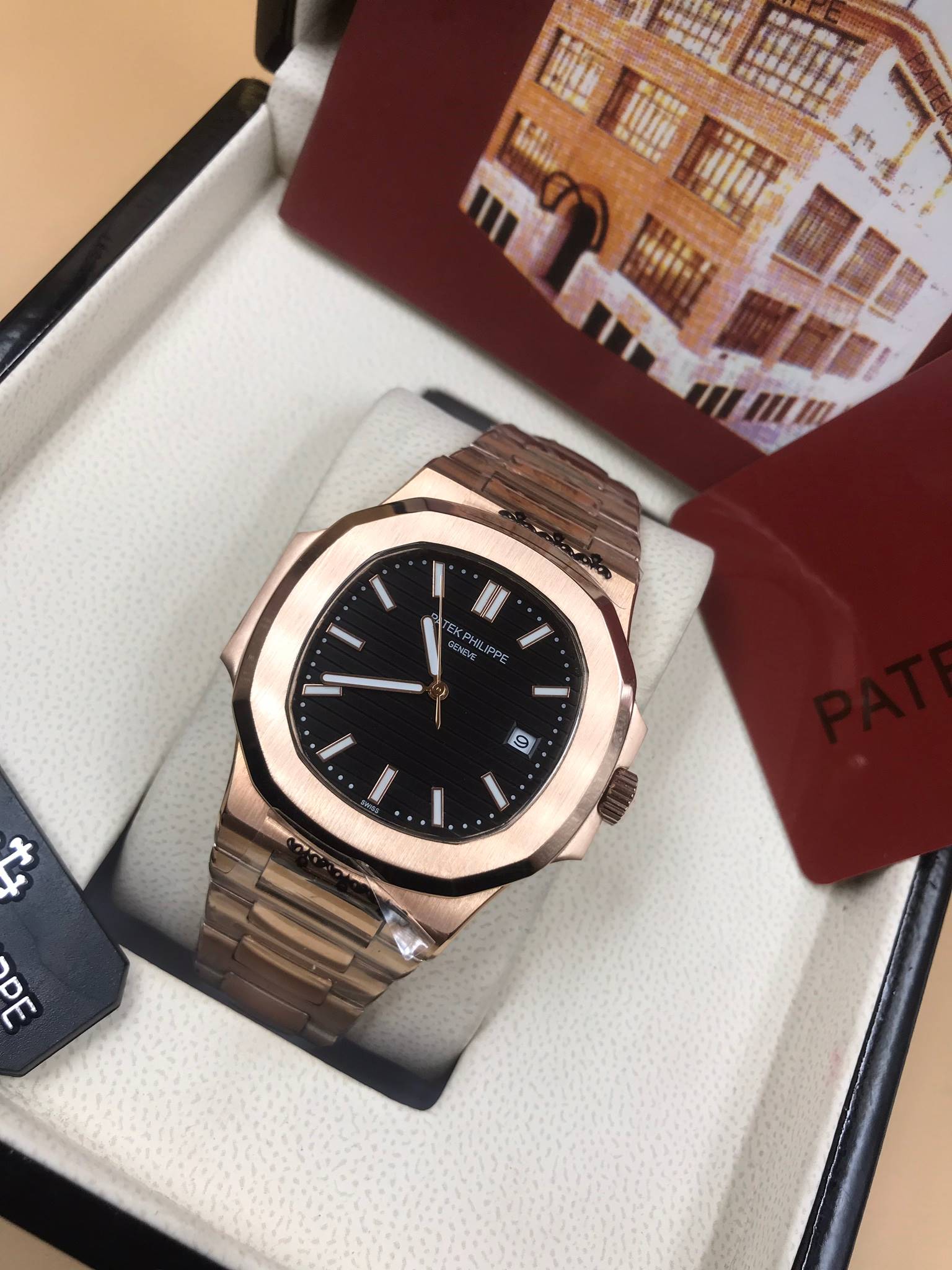 นาฬิกา Patek Philippe รุ่น Nautilus งาน Mirror Swiss สาย Stainless Steel หน้าปัดสีดำ