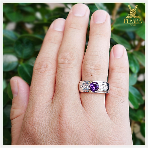 แหวนอเมทิสต์แท้ ทรงกลม เงินแท้925 ชุบทองคำขาว สีม่วงสดใสทรงเสน่ห์