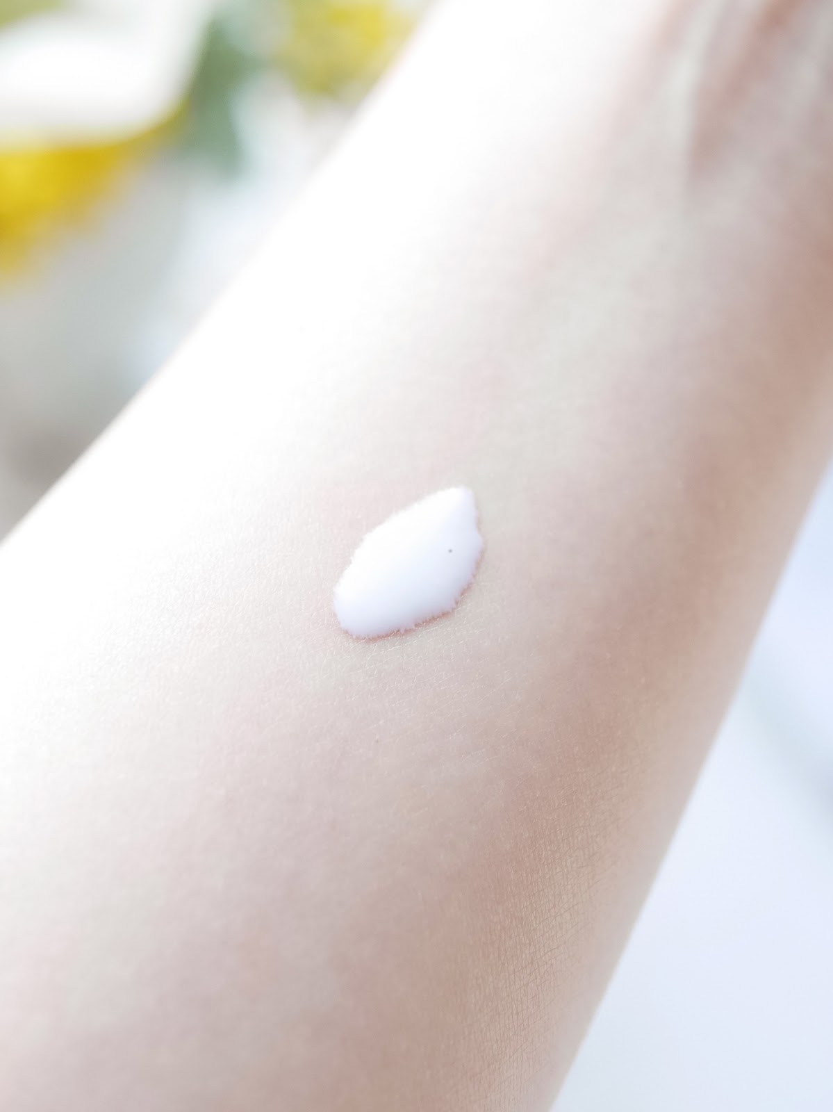 (นำเข้าจากญ๊่ปุ่น) Shiseido d program Allerbarrier Essence SPF40 PA+++ 40mL กันแดดเนื้อเอสเซ้นส์ บางเบา เกลี่ยง่าย ไม่เป็นคราบ ปกป้องผิวบอบบางแพ้ง่ายจากรังสี UVA/UVB, อนุภาคฝุ่น, ควัน, มลภาวะ PM2.5 ในอากาศ