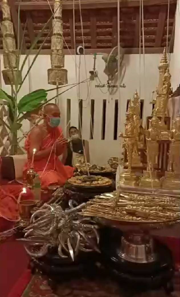 วชิราวุธ(สุดยอดอาวุธของพระอินทร์) ขนาดใหญ่ เนื้อโลหะแร่เงินยวง