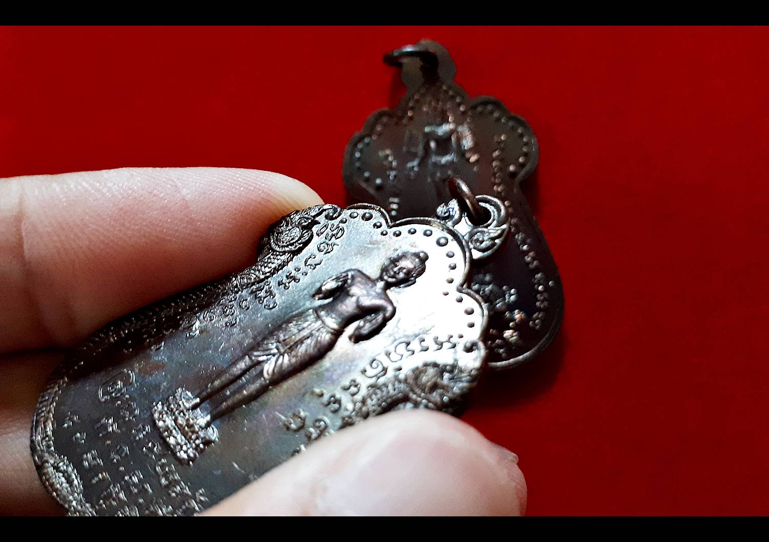 เหรียญพระเจ้าห้ามสมุทรหลังนารายณ์ทรงหนุมาน (พระปางห้ามสมุทร) ปี2526 หลวงปู่สรวง(เทวดาเล่นดิน) หลวงพ่อสร้อย ปลุกเสก ออกวัดเลียบราษร์บำรุง (รับประกันแท้และทัน)