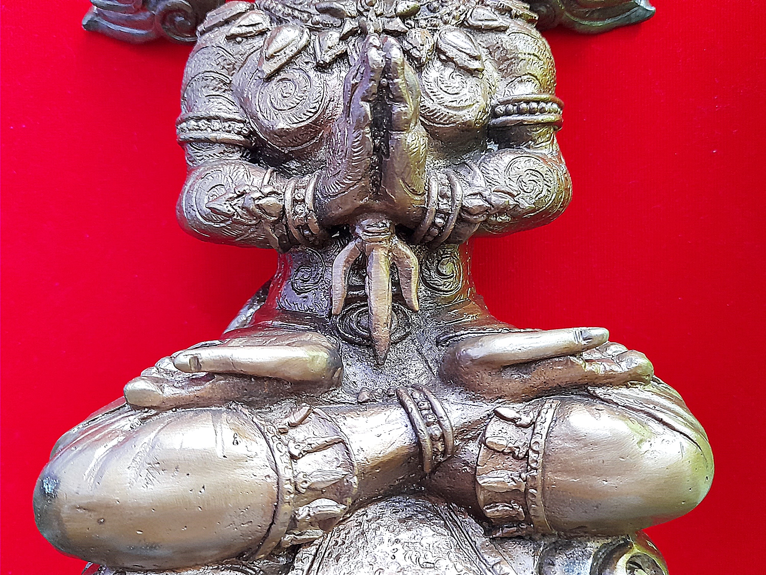 รูปหล่อ หนุมาน ใส่ชุดเกราะ รายมนต์ ถืออาวุธตรีศูล (องค์ใหญ่ขนาดตั้งบูชา หน้าตัก6นิ้ว สูง9นิ้ว) เนื้อทองเหลือง ปี2560 #ปลุกเสกแล้ว #รับประกันแท้