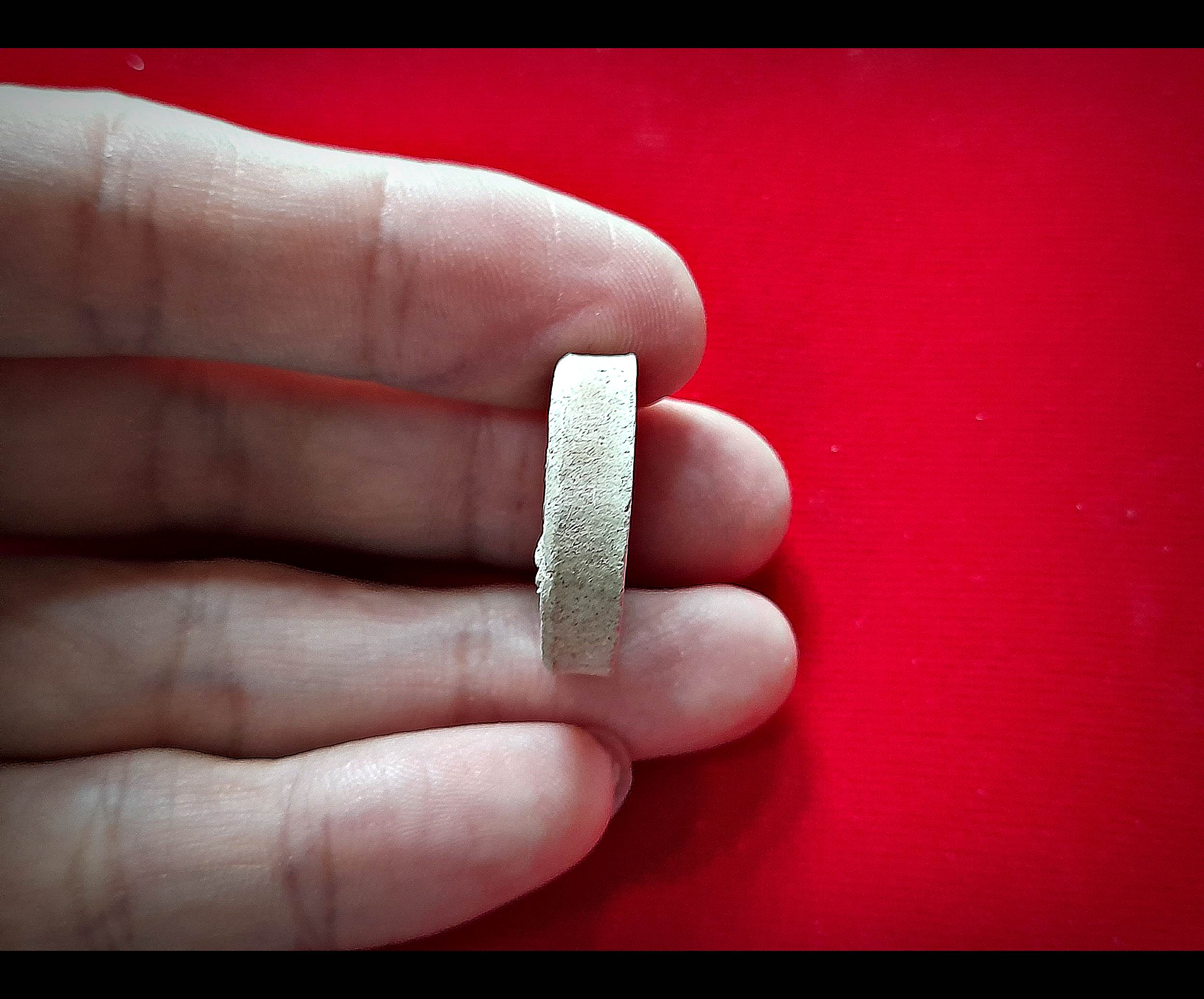 ขุนแผน สะกดทัพ #พิมพ์กลม หลัง ยันต์นะพรชัย (พุทธคุณ สะกดอาถรรพ์ สะกดสิ่งไม่ดี+เมตตา เจรจา ค้าขาย แคล้วคลาด) เนื้อผง ปี2542 (ทิ้งทวน รุ่นสุดท้าย รวมมวลสาร ตลอดยุค) #รับประกันแท้และทัน - หลวงพ่อยงยุทธ วัดเขาไม้แดง จ.ชลบุรี