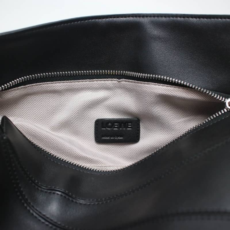 กระเป๋า loe puzzle bag 12 นิ้วสีดำ