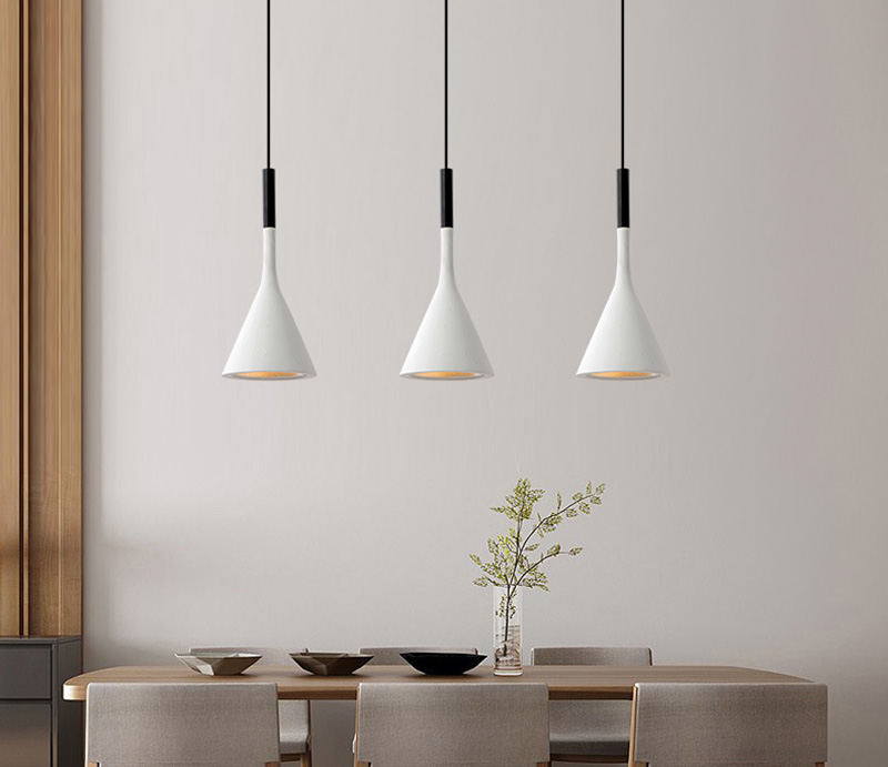 โคมไฟแขวนเพดานสไตล์โมเดิร์น 15x36cm [100104]