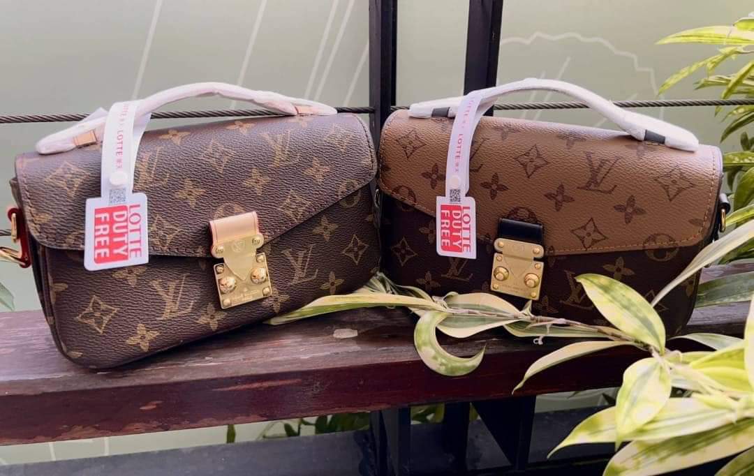 Louis Vuitton Pochette Métis East West (แอดไลน์ก่อนสั่งซื้อ)