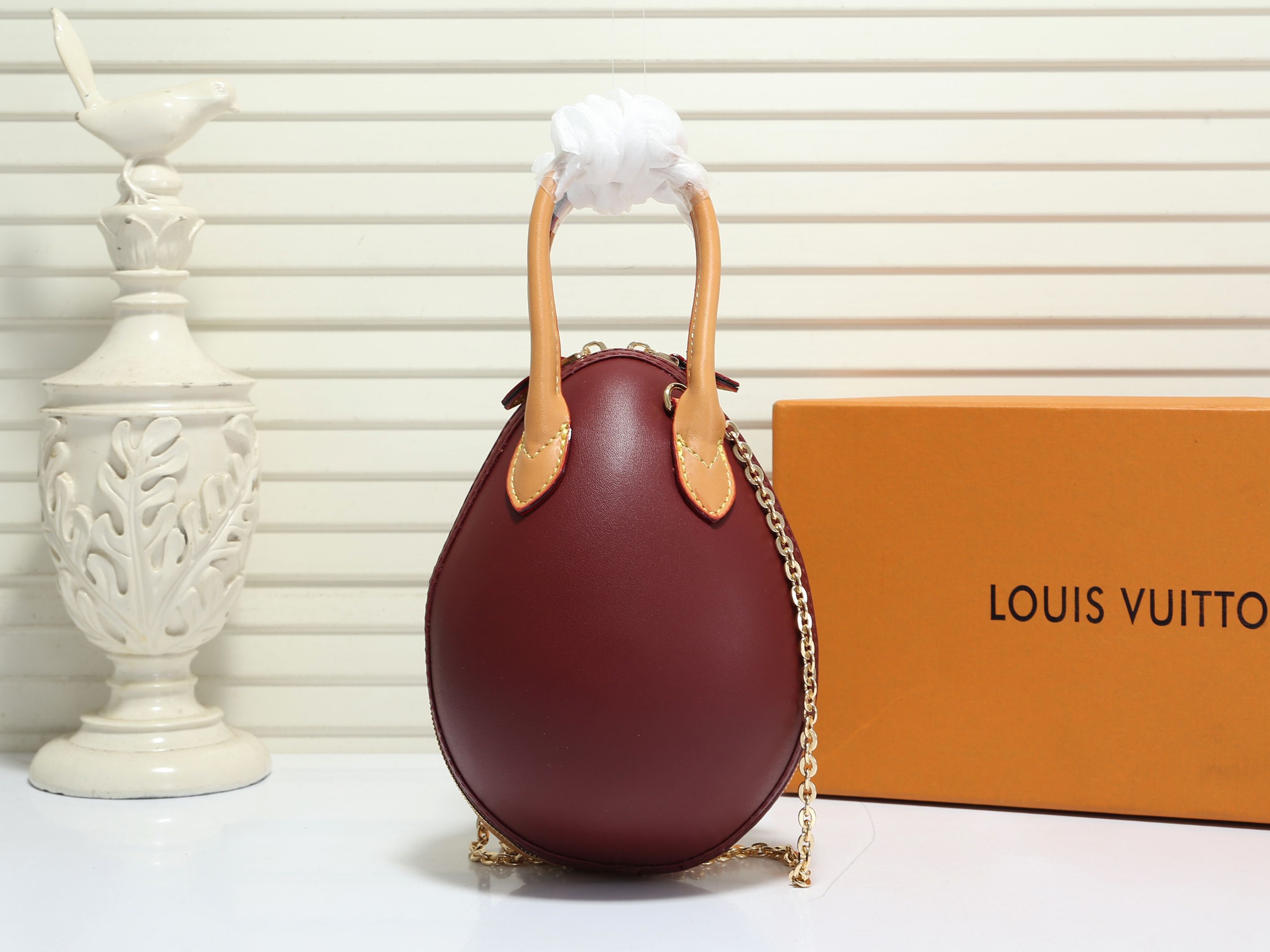 กระเป๋า lv egg 8 นิ้ว