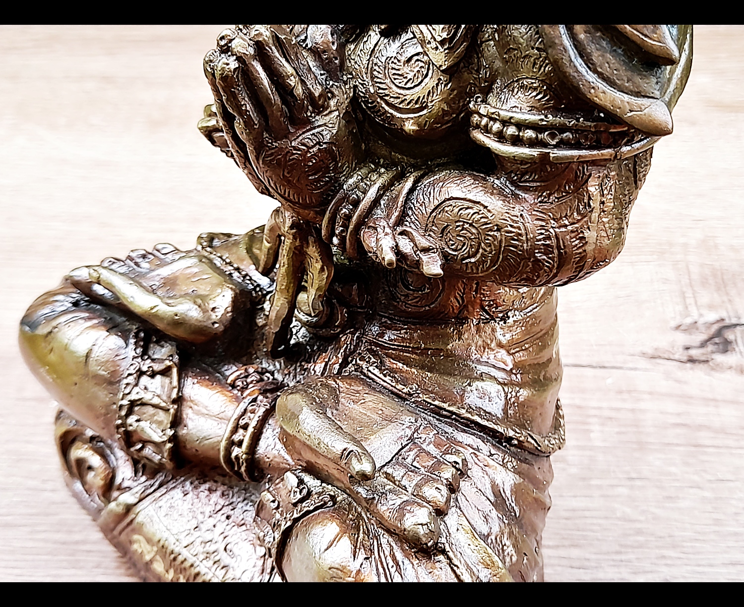 รูปหล่อ หนุมาน ใส่ชุดเกราะ รายมนต์ ถืออาวุธตรีศูล (องค์ใหญ่ขนาดตั้งบูชา หน้าตัก6นิ้ว สูง9นิ้ว) เนื้อทองเหลือง ปี2560 #ปลุกเสกแล้ว #รับประกันแท้