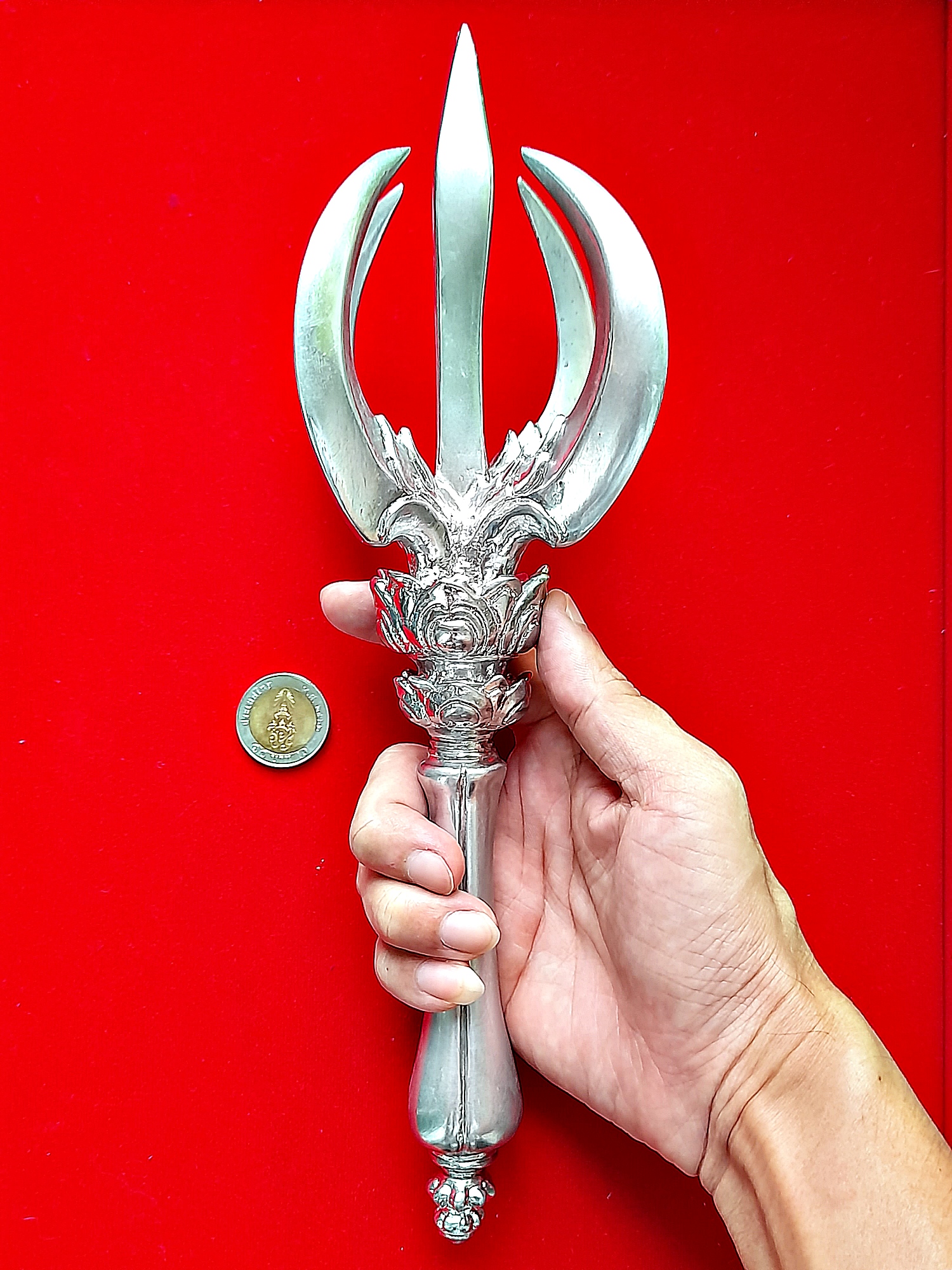 วชิราวุธ(สุดยอดอาวุธของพระอินทร์) ขนาดใหญ่ เนื้อโลหะแร่เงินยวง