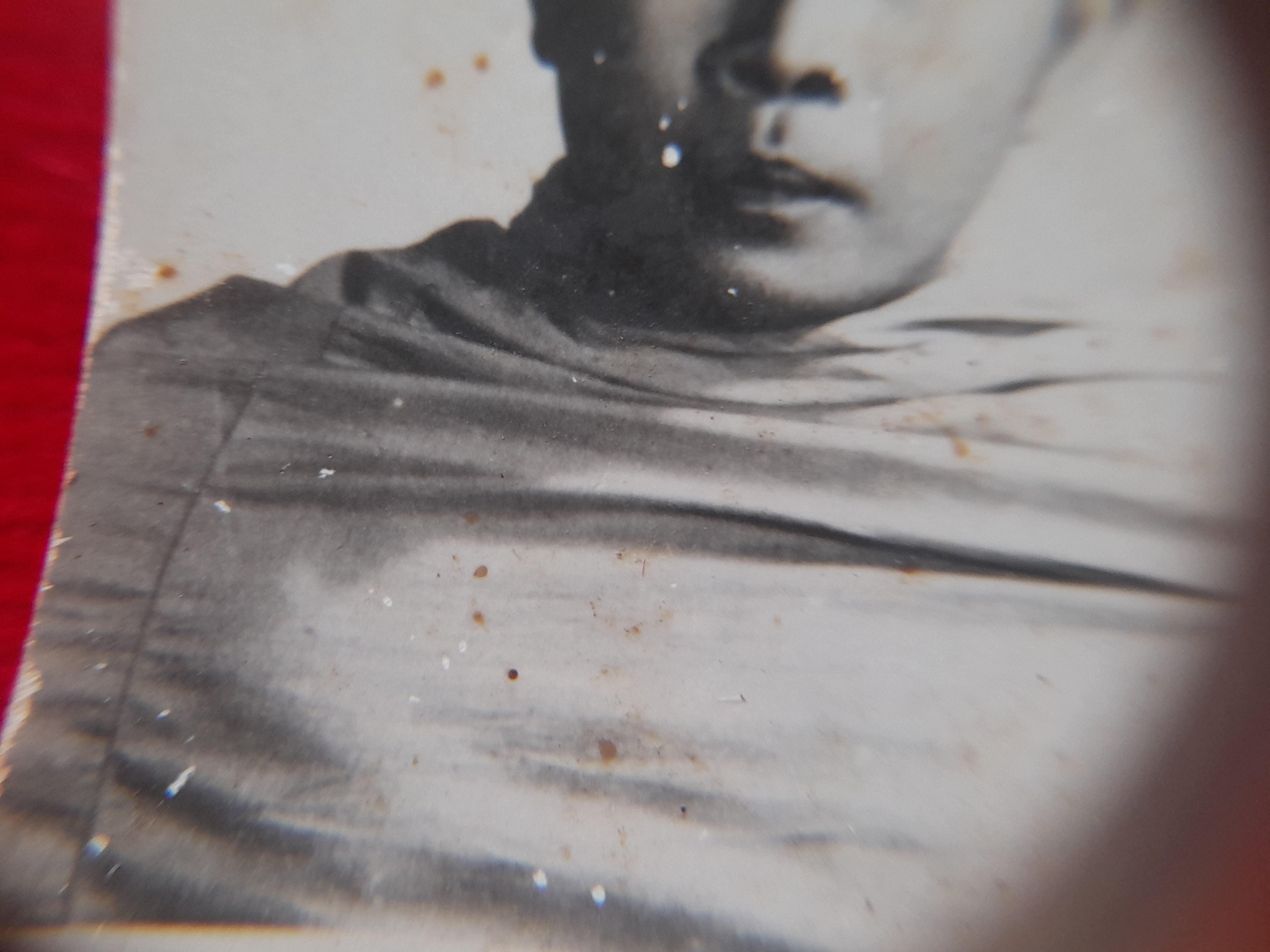 รูปภาพ หลวงพ่อยงยุทธ วัดเขาไม้แดง หลังจารยันต์ #รับประกันแท้และทัน