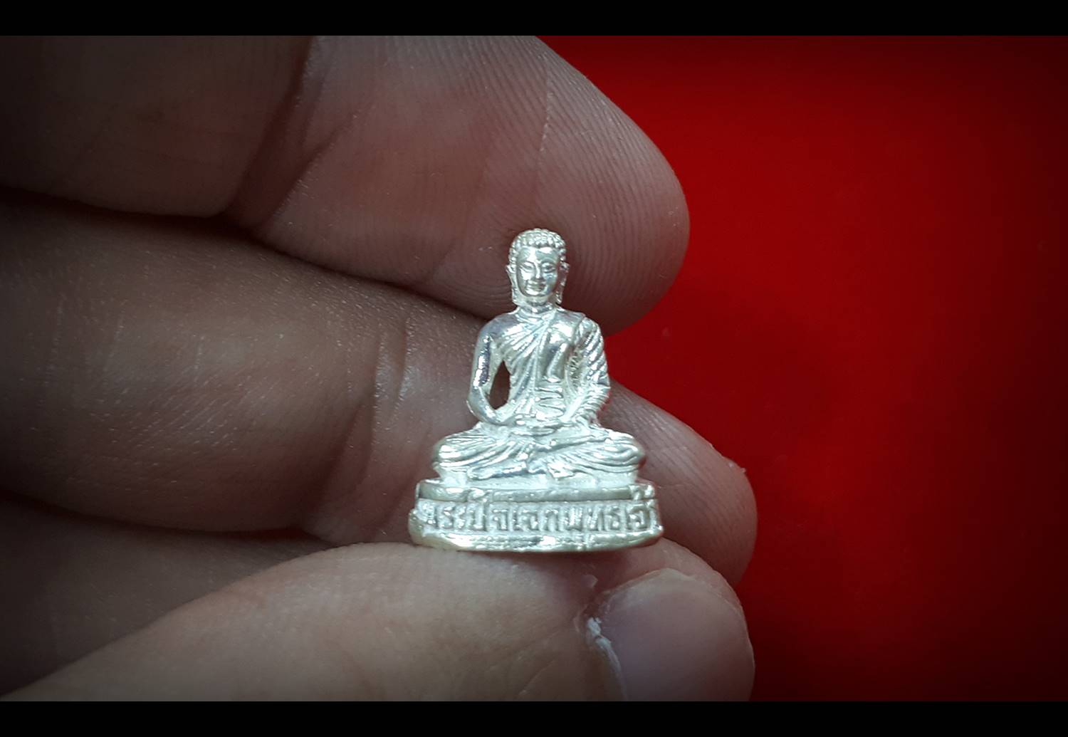 รูปหล่อ พระปัจเจกพระพุทธเจ้า รุ่นแรก เนื้อเงิน แท้ (ขนาด ห้อยคอ ลอยองค์ 1ซม) ปี2550 - หลวงพ่อเล็ก วัดท่าขนุน