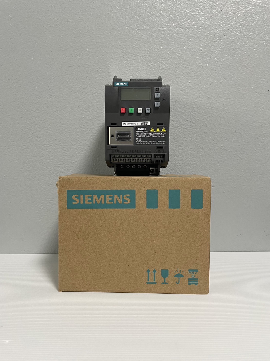 SIEMENS SINAMICS V20 Model:6SL3210-5BE21-5UV0 1.5kw 3AC 400v