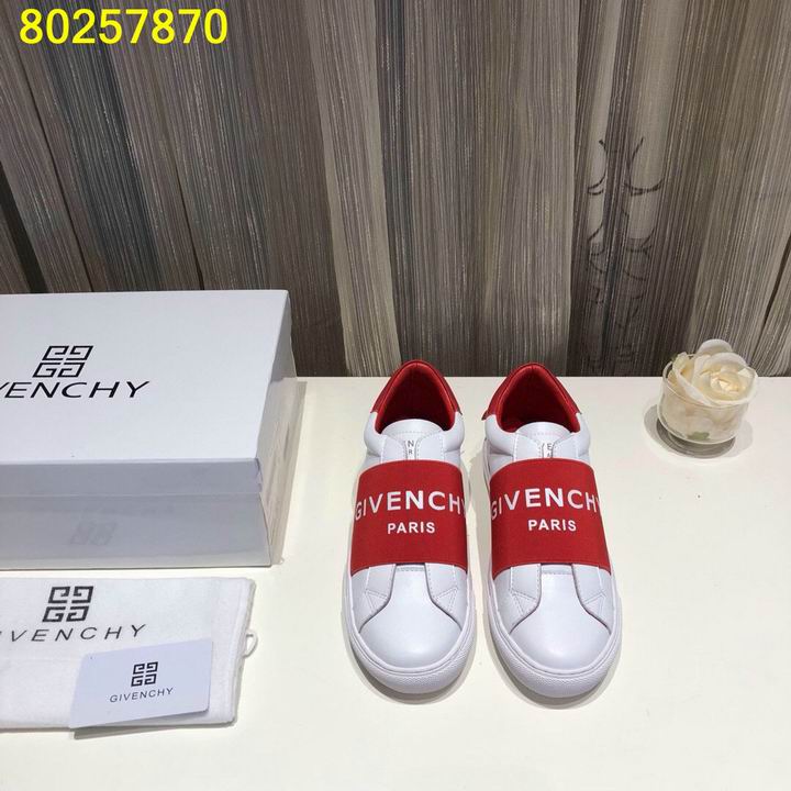 given men แบบอีกเยอะกดดูด้านในค่ะ size 38-44 ,45-46 มีบางแบบ