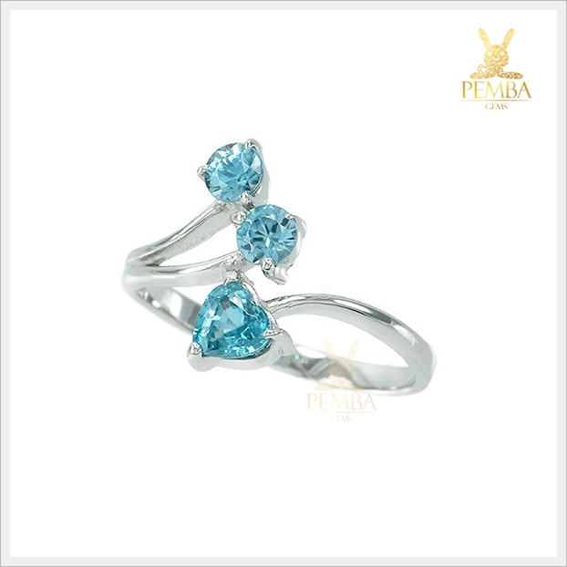 แหวนเพทายฟ้า 3 เม็ด ใส่เสริมเพิ่มเสน่ห์บนนิ้ว เงินแท้925 แหวนพลอยแท้